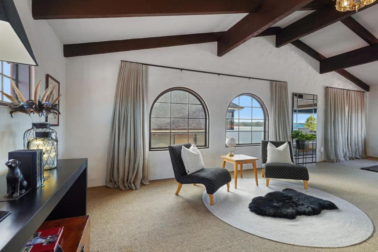 Magnificent Beachfront Mansion - Pool - Fireplace Оукланд Екстериор снимка