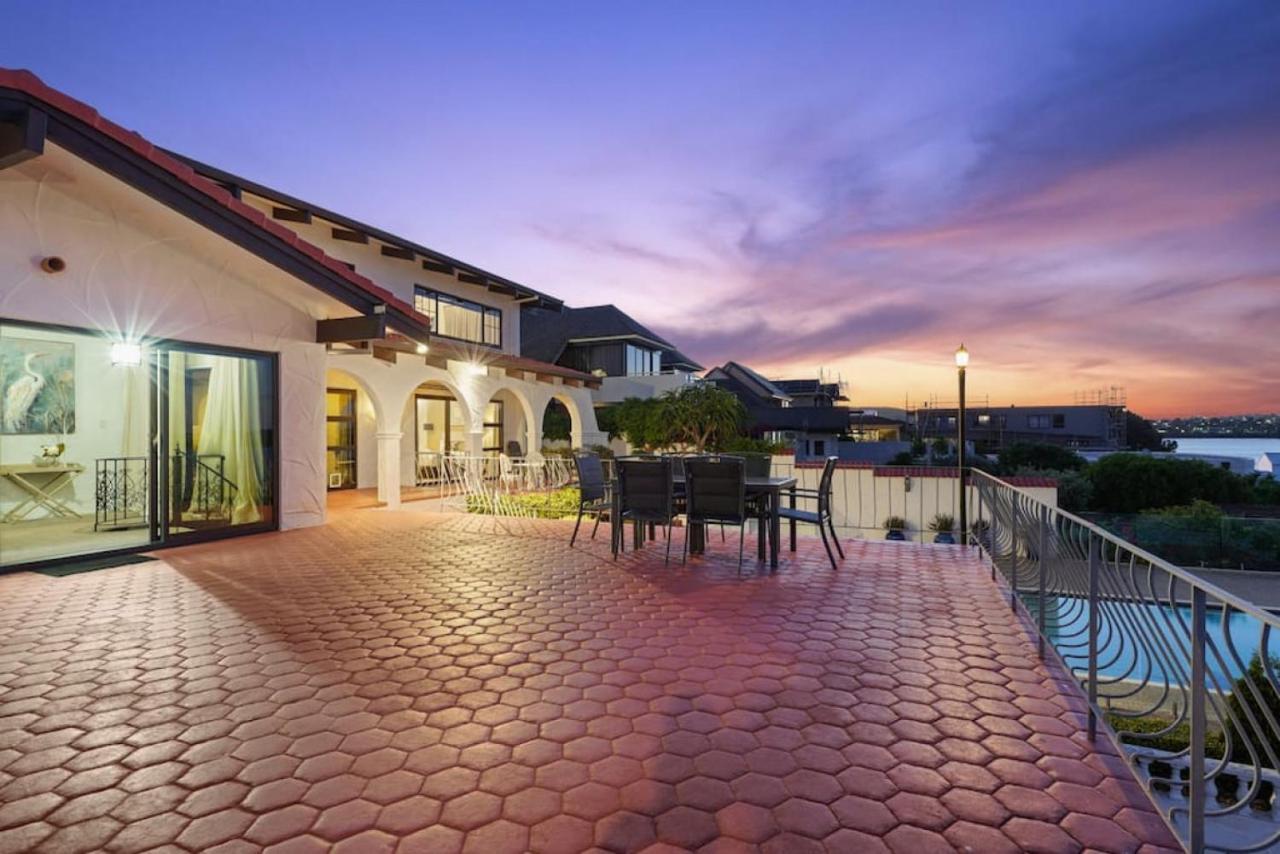 Magnificent Beachfront Mansion - Pool - Fireplace Оукланд Екстериор снимка