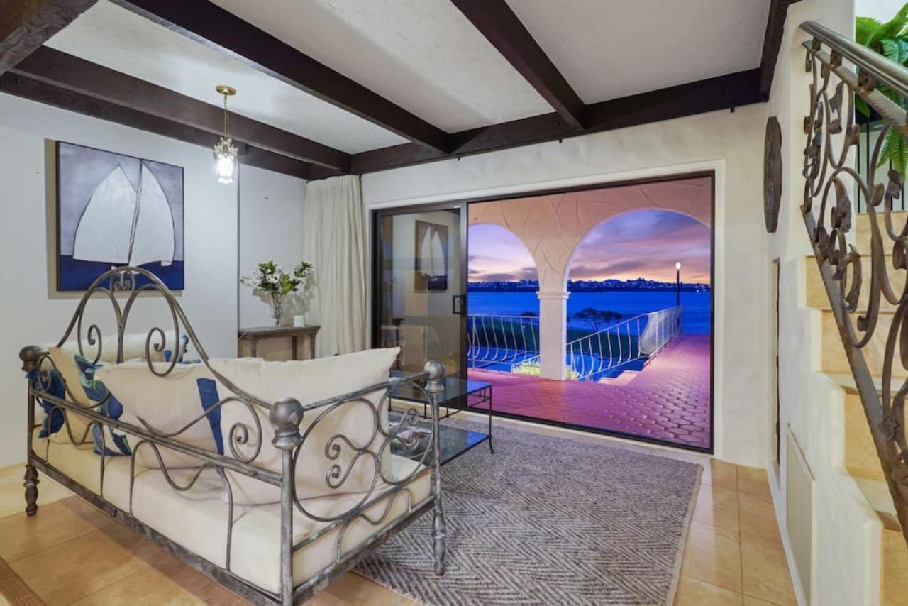 Magnificent Beachfront Mansion - Pool - Fireplace Оукланд Екстериор снимка