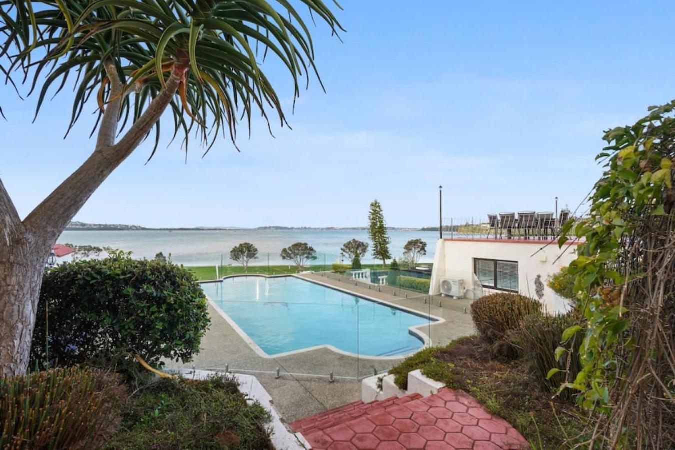 Magnificent Beachfront Mansion - Pool - Fireplace Оукланд Екстериор снимка