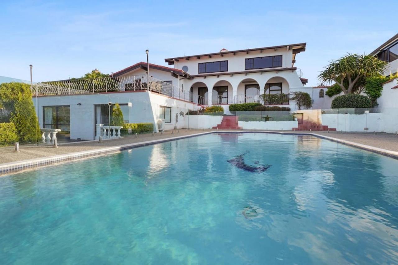 Magnificent Beachfront Mansion - Pool - Fireplace Оукланд Екстериор снимка