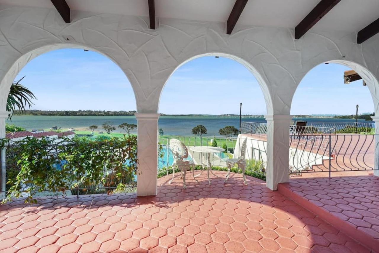 Magnificent Beachfront Mansion - Pool - Fireplace Оукланд Екстериор снимка